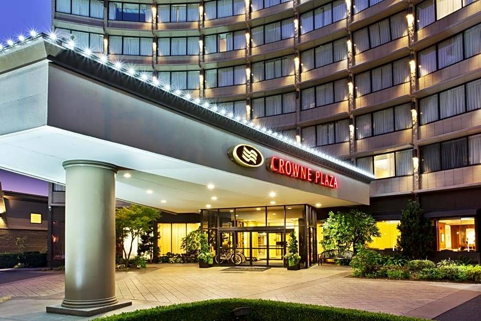Lloyd District Hotel | 3-Star Hotel ∙ Crowne Plaza Hotel Portland-Downtown Convention Center, an IHG Hotel