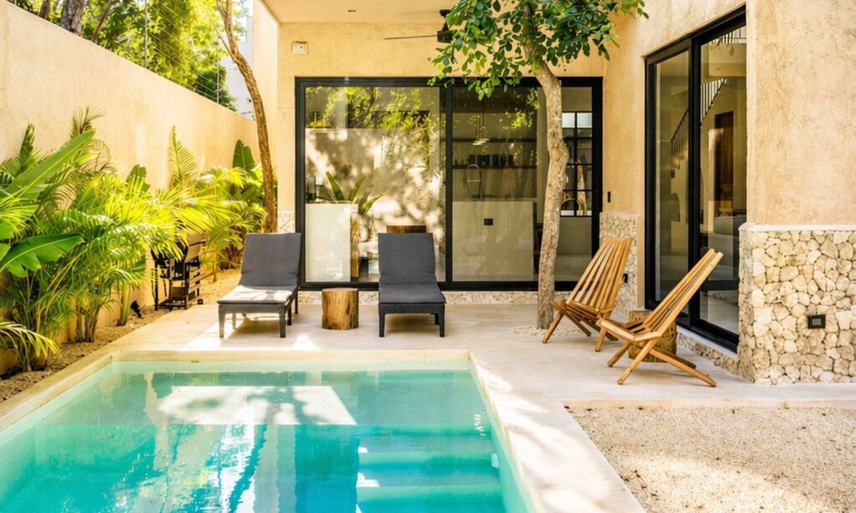 La Veleta Villa | 4BR Luxury retreat in La Veleta - Private Pool - Walk to best spots!