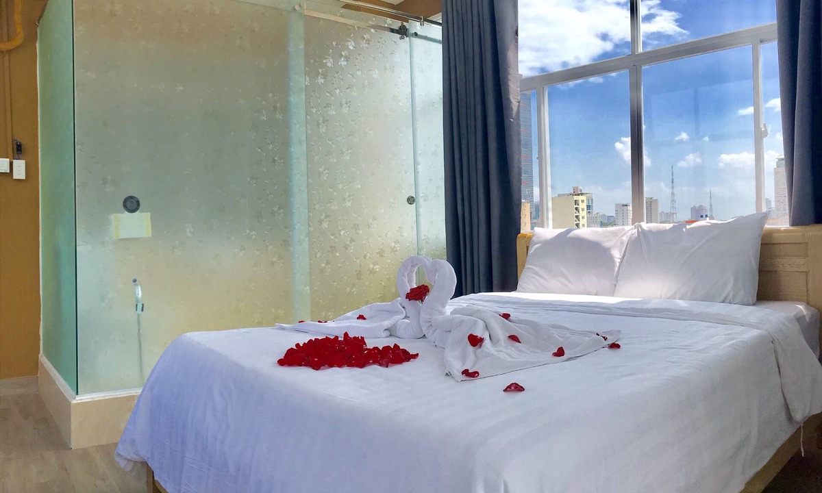 Downtown Ho Chi Minh City Hotel | 99 Bui Vien Hotel