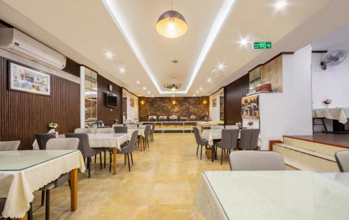 Van Mieu Hotel | A25 Premium Hotel - 12 Ngô Sỹ Liên