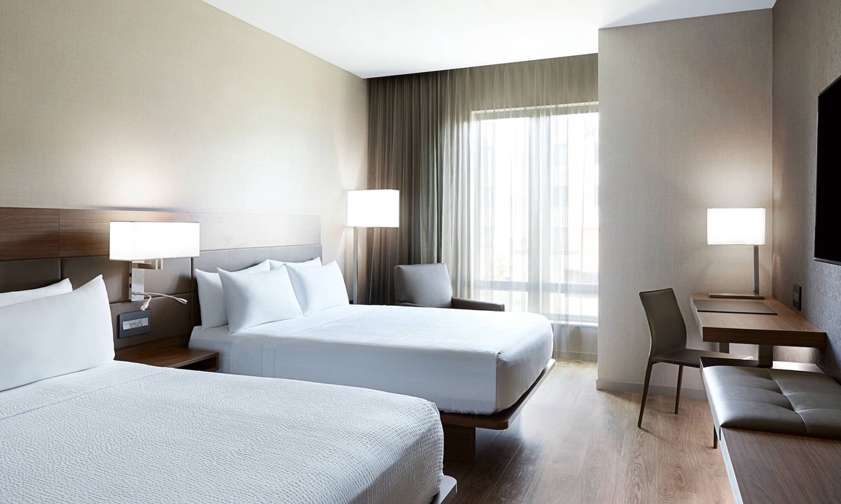 South Loop Hotel | AC Hotel Bloomington Mall of America