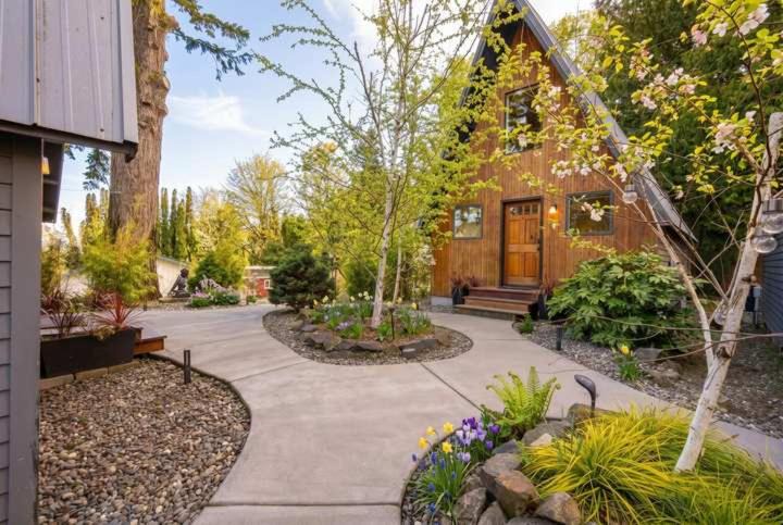 Stevenson House | Artbliss Hotel