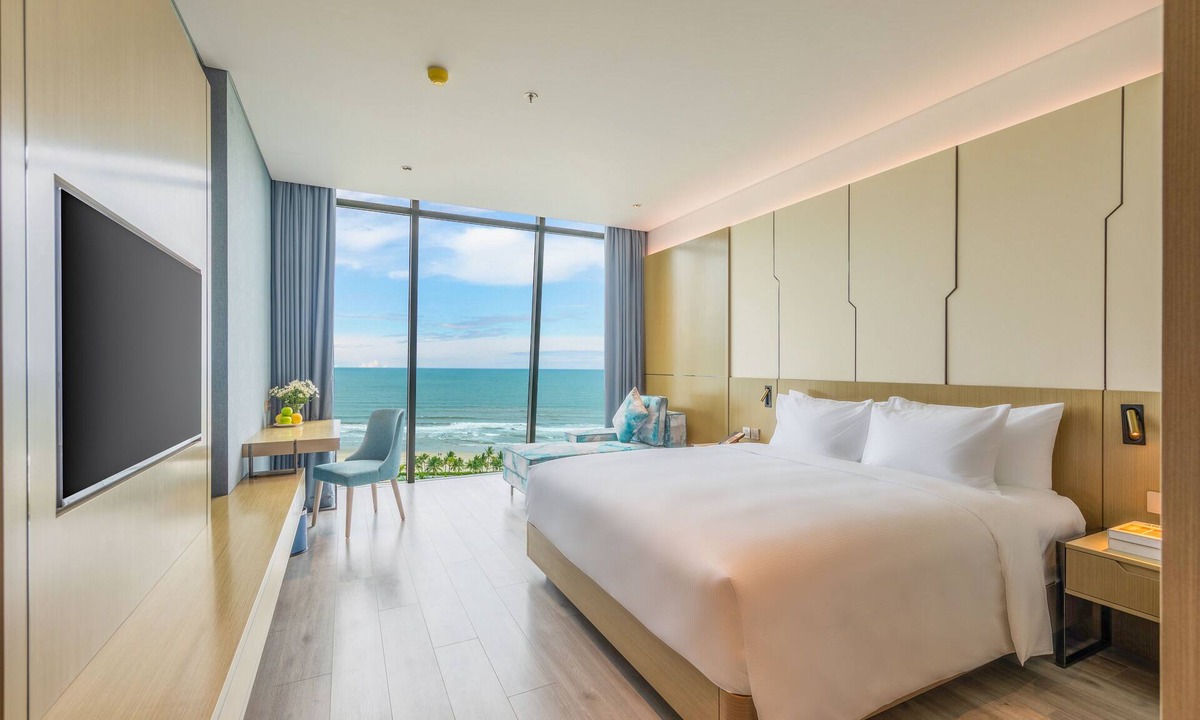 Son Tra Hotel | Awaken Danang Hotel