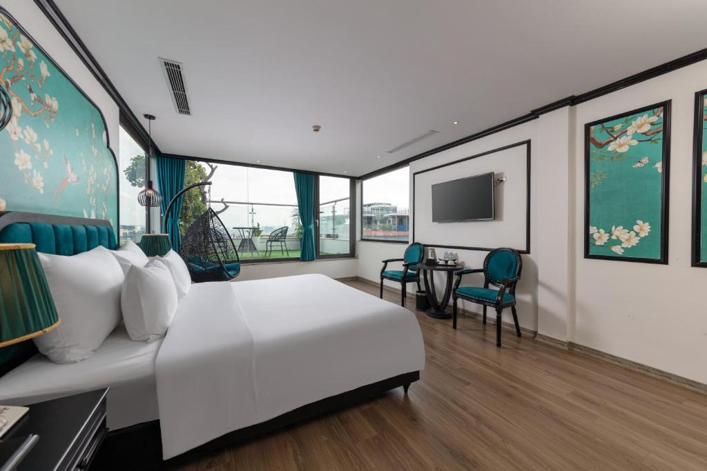 Truc Bach Hotel | Azen Lakeside Hotel & Travel