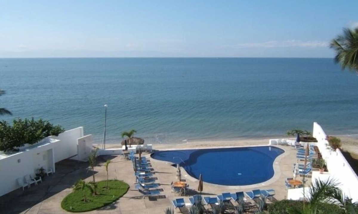 Bucerias Condo | Beachfront 2 BR/2 BA Condo Del Mar with Pool at Colibri!