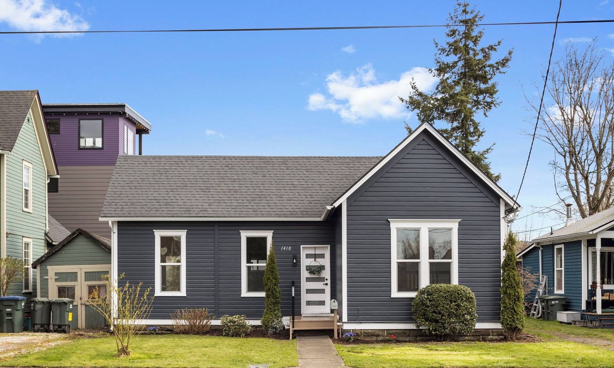 Lettered Streets House | Beautiful 3-bedroom house in wonderful Bellingham for your getaway