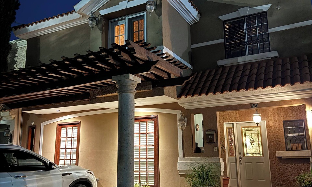 Ciudad Juarez House | Big cozy house in gated community behind the American Consulate, 10-minute WALK.