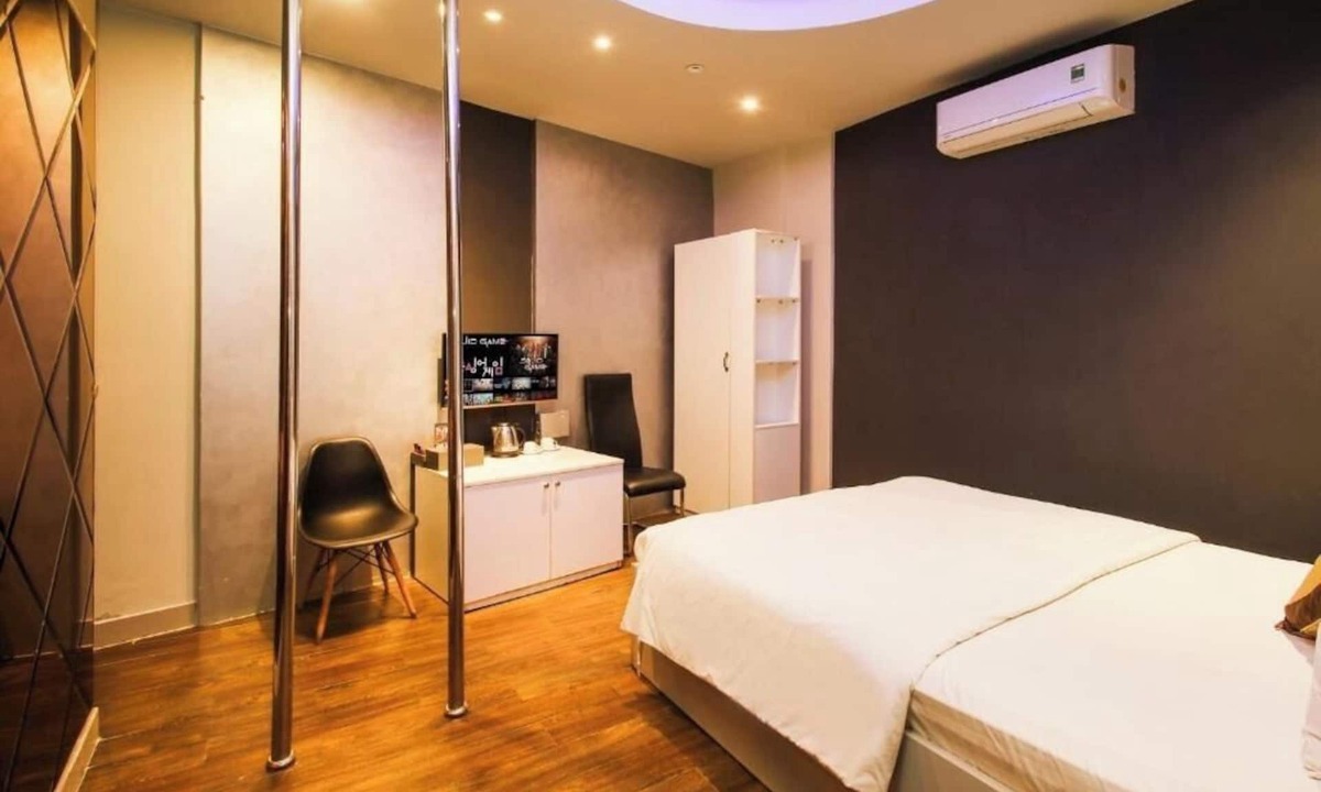 District 5 Hotel | Bonita Grand Hotel