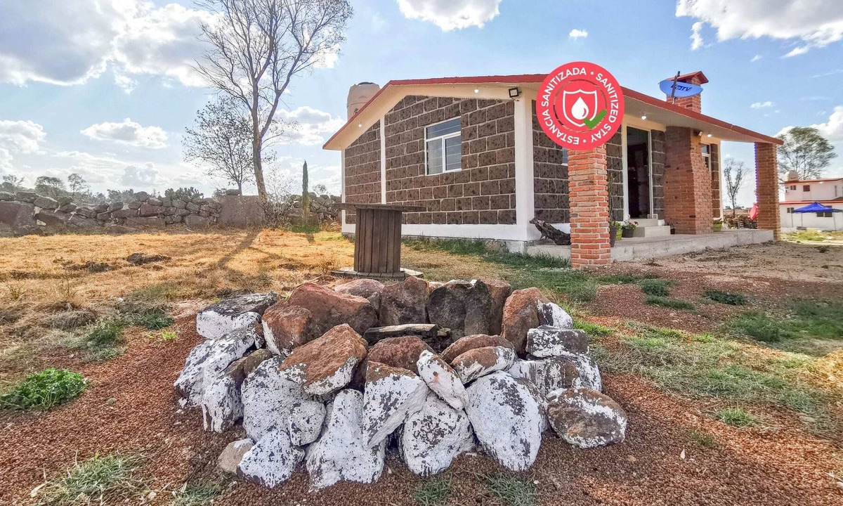 Queretaro Cabin | Cabin in Magic Town with BBQ & SMART TV