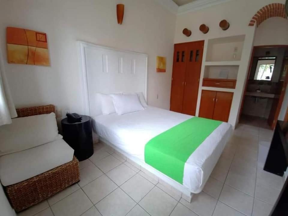 Carolina Hotel | Canarios Cuernavaca
