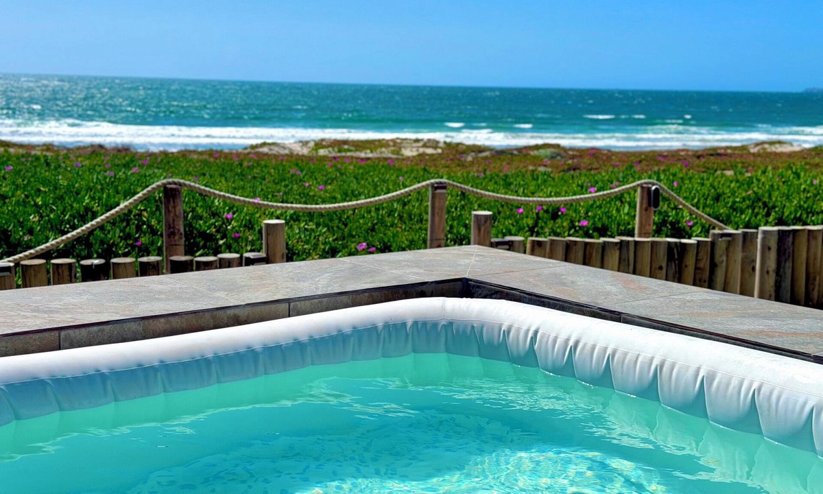 Ensenada House | Casa Azul - beachfront jacuzzi & sunsets