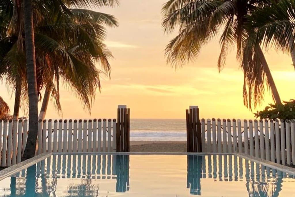 Puerto Arista House | Casa Rústica, Sofía, Frente al mar en Puerto Arista