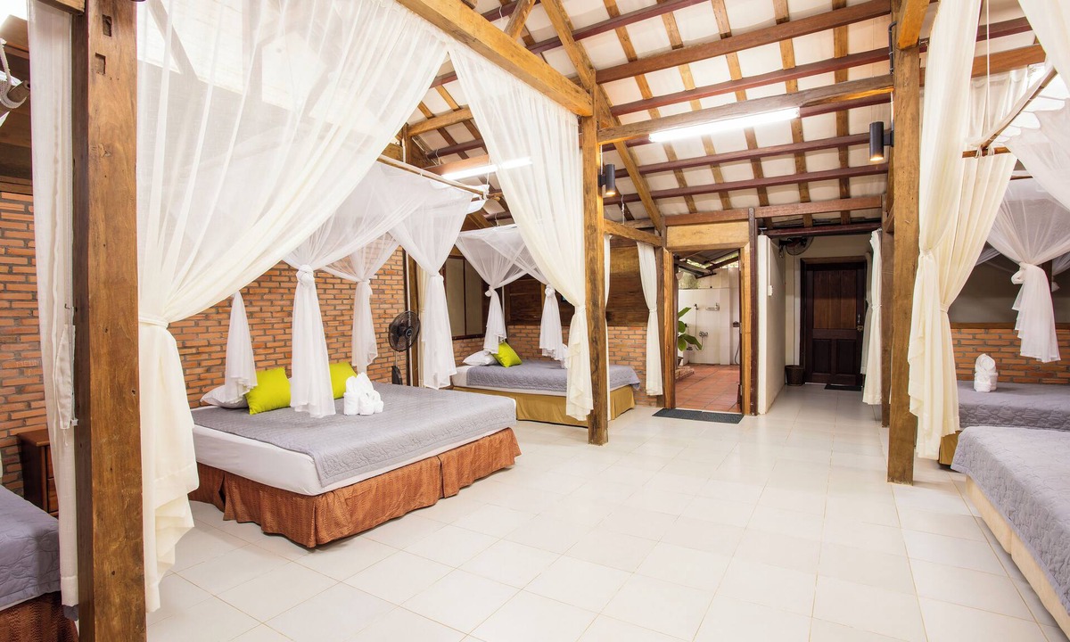 Quan Tom House | Cat Tien Farm Stay