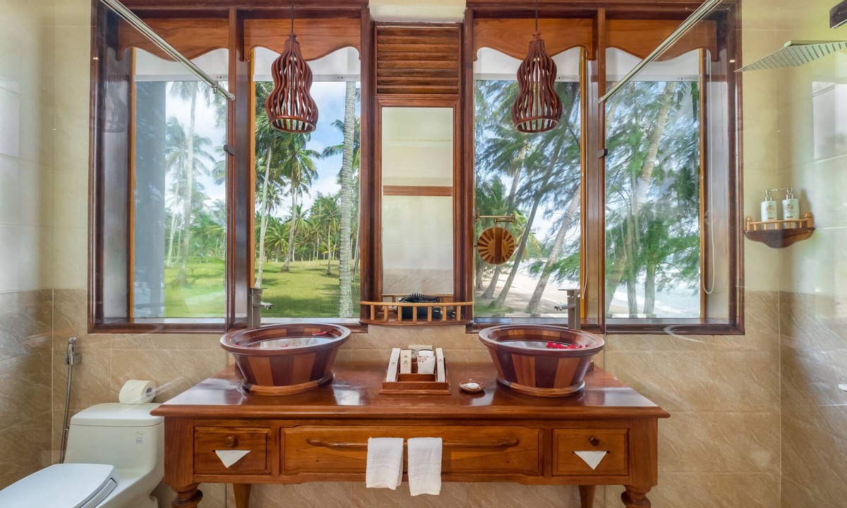 Ong Lang Hotel | Coco Palm Beach Resort & Spa