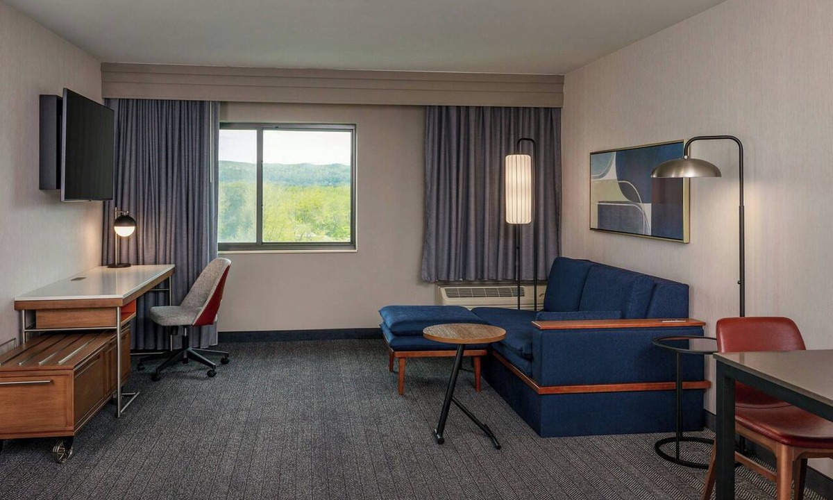 Oneonta Hotel | Courtyard Oneonta