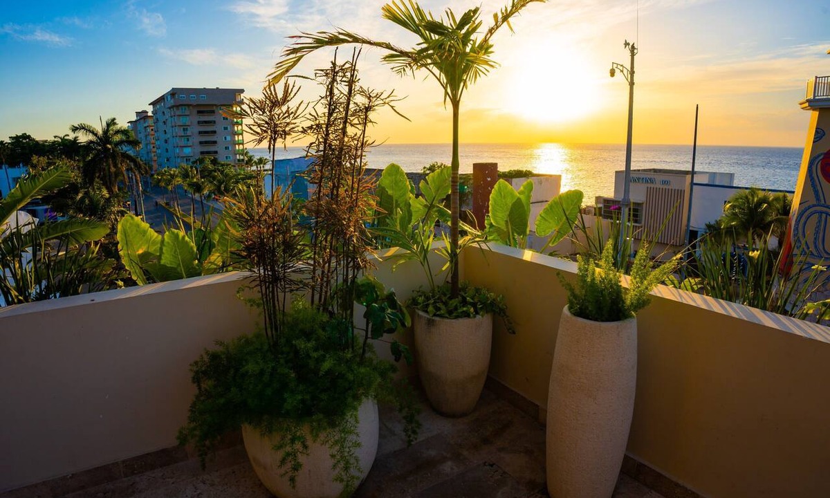 Colonia Centro Apartment | Cozumel NEW Siesta Studio: 1BR/Wi-Fi/AC/Noise Proof/With View