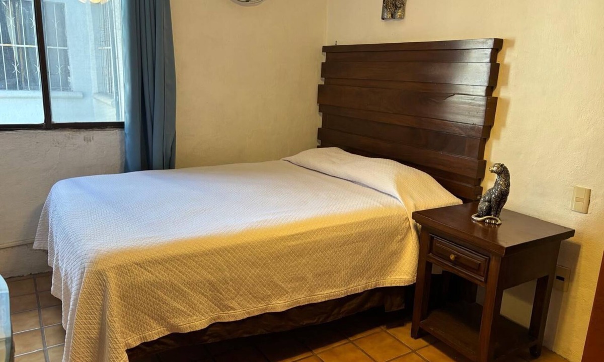 Lazaro Cardenas Apartment | Cozy 3 bedroom apartment in the Sta. Maria neighborhood
