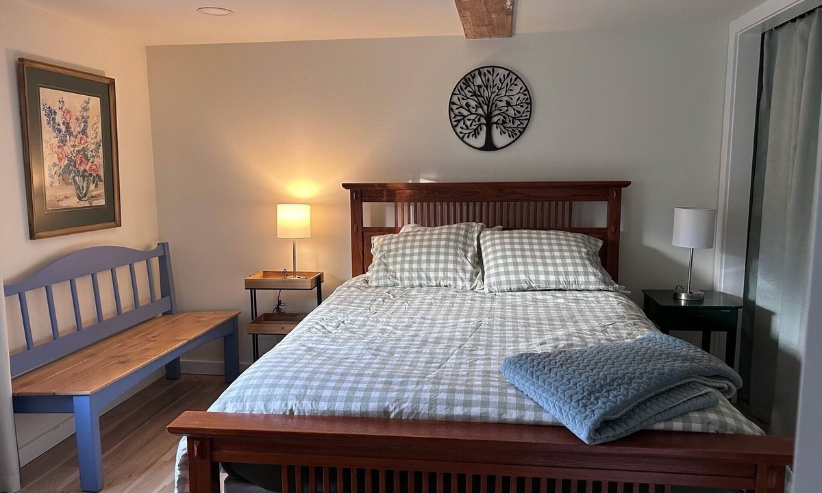 Poulsbo Apartment | Cozy, clean, deluxe 1-bdrm apt on a goat farm at the Olympic Peninsula gateway!