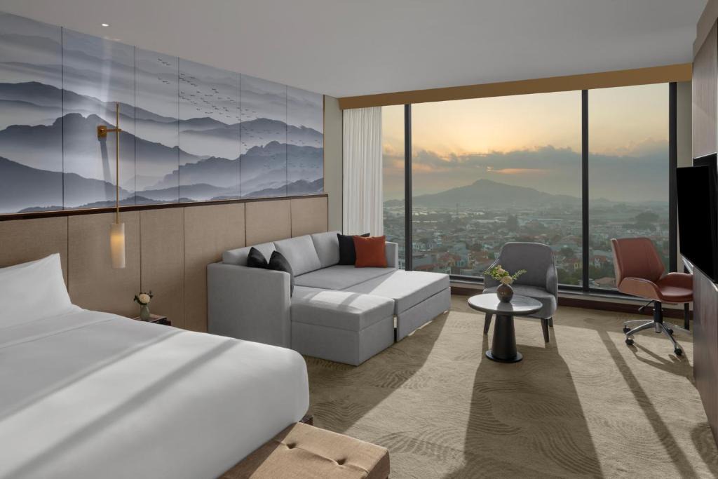 Vinh Yen Hotel | Crowne Plaza Vinh Yen City Centre by IHG