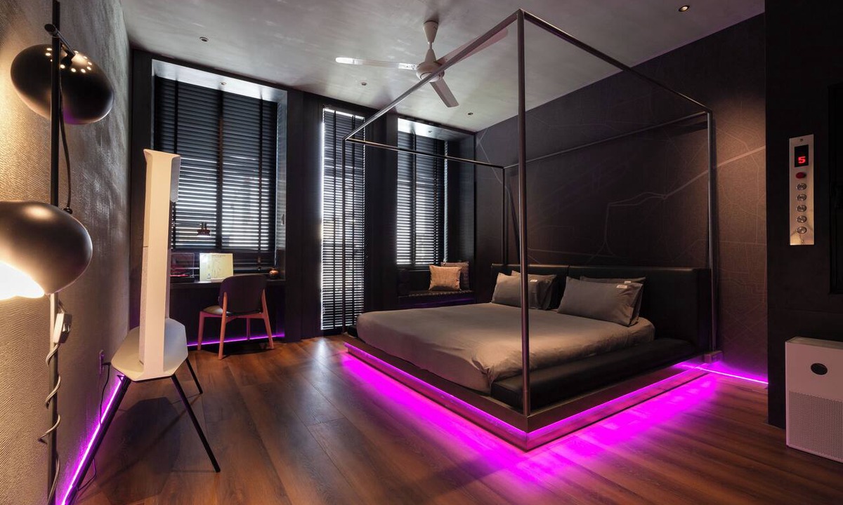 Phuong 6 Apartment | Cyber Violet Studio @ Saigon's alley Rooftop Onsen