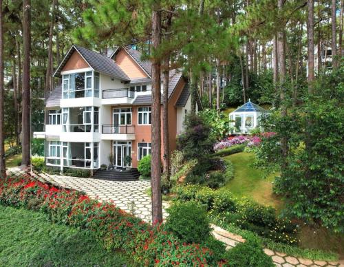 Da Lat House | Da Lat Lakeview Villa Retreat