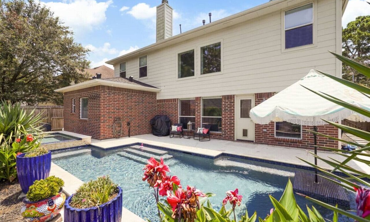 Atascocita House | DD King Bed & Heated Pool/Spa | Near Lake Houston