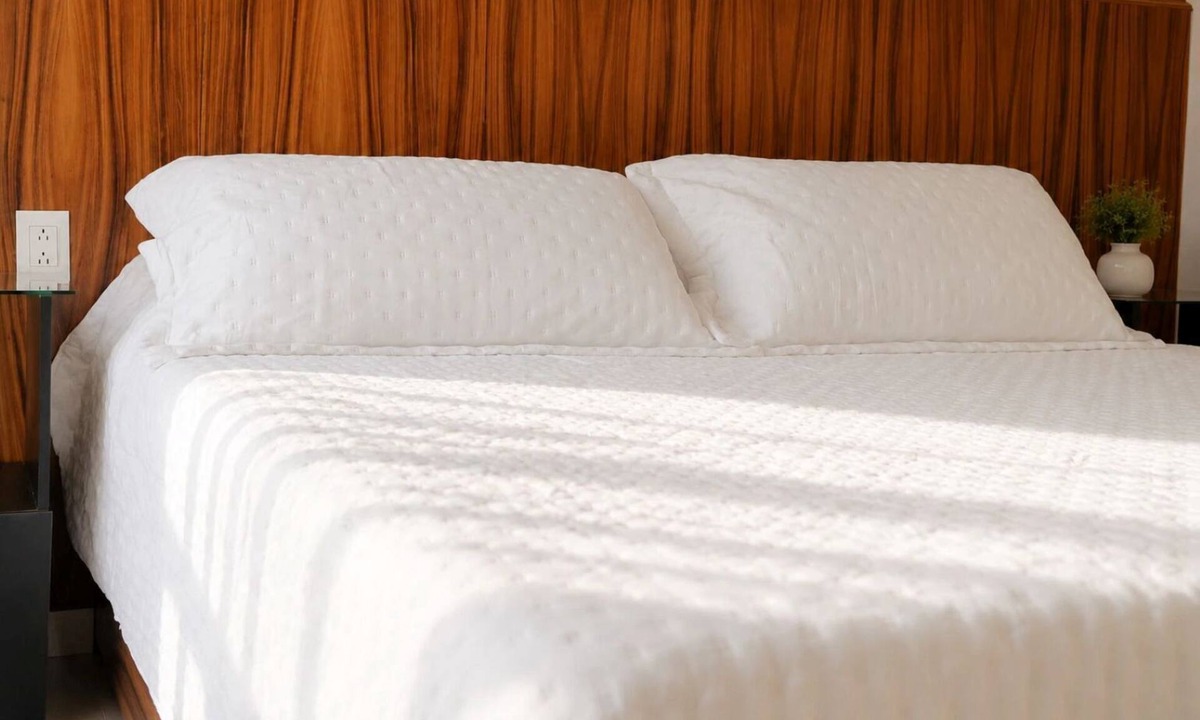 Cuauhnahuac Apartment | Deluxe Suite King size bed, kitchen and internet. Near event gardens 10