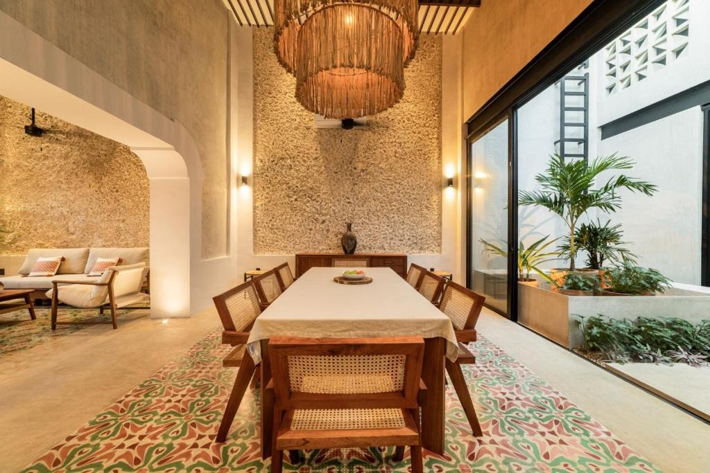 Barrio de Santiago House | Design Retreat with Pool in Centro Merida Santiago