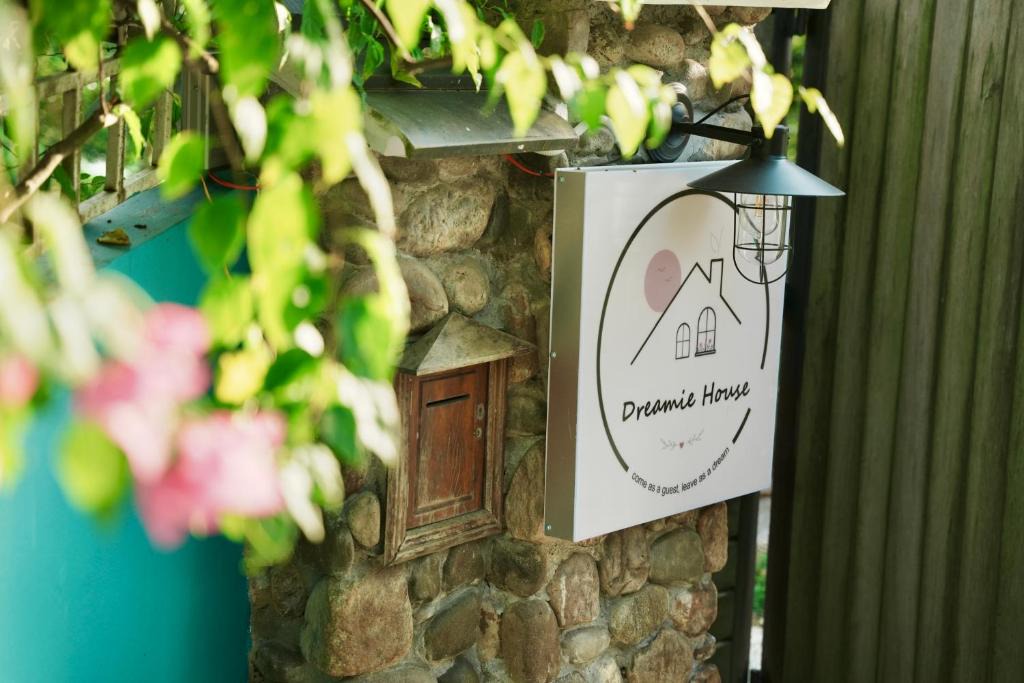 Huong Thuy Hotel | Dreamie House Huế