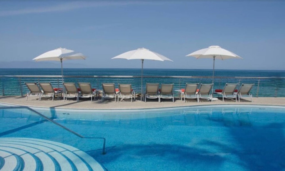 Las Glorias Hotel | Enjoy a Breathtaking Oceanfront 1 bedroom Condo in Puerto Vallarta