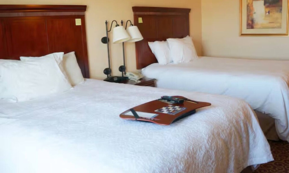 Kingman Hotel | Explore the Grand Canyon: Kingman Suite w/2 Beds | Indoor Pool & Near Downtown