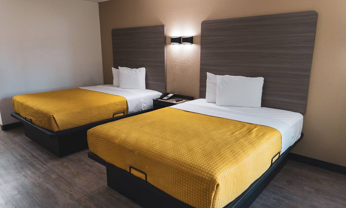 Palestine Hotel | Express Inn & Suites