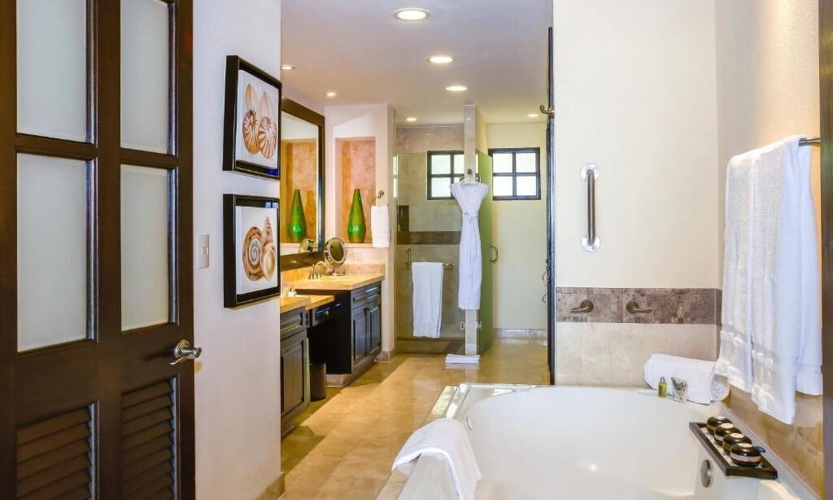 Conchas Chinas Resort | Garza Blanca Resort Junior Panoramic Suite in Puerto Vallarta 1 Bedroom, 1 Bath.