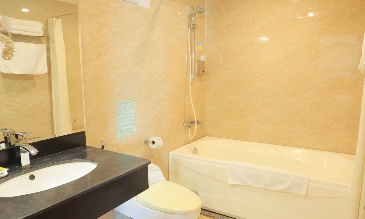 Tran Phu Beach Hotel | Golden Rain 2 Hotel
