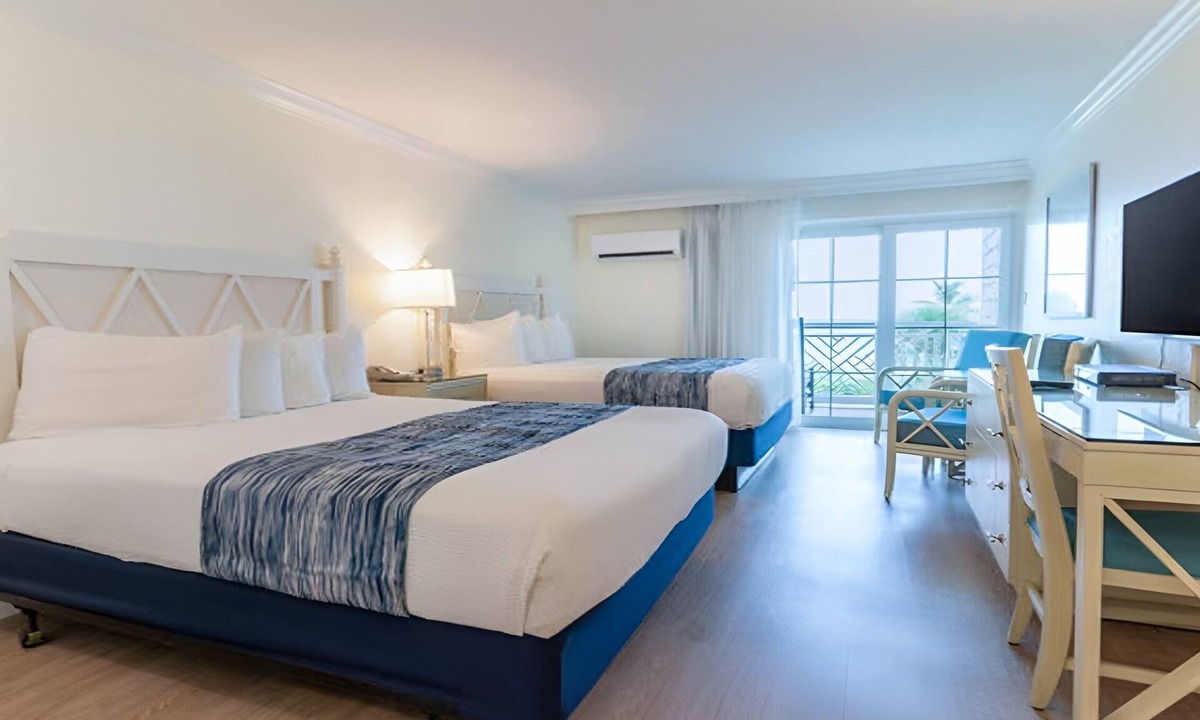 Captiva Hotel | Gulf View Pet Friendly Suite w Balcony | Pool & Beach Access | Parking & Shuttle