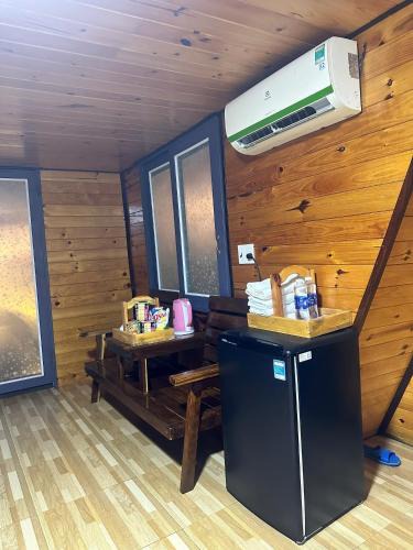 Krong Ana Hotel | Hồ Sen