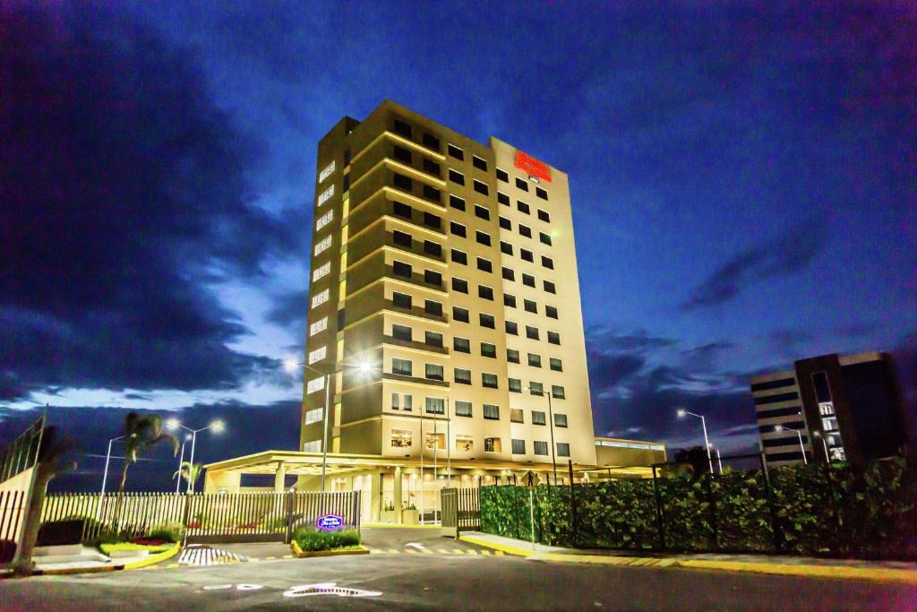 Tlaxcalancingo Hotel | Hampton Inn & Suites By Hilton Puebla