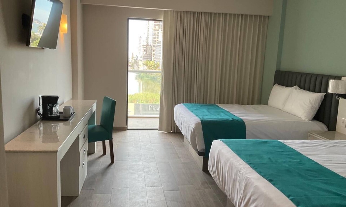 Lomas de Mazatlan Hotel | High Garden Grand Hotel