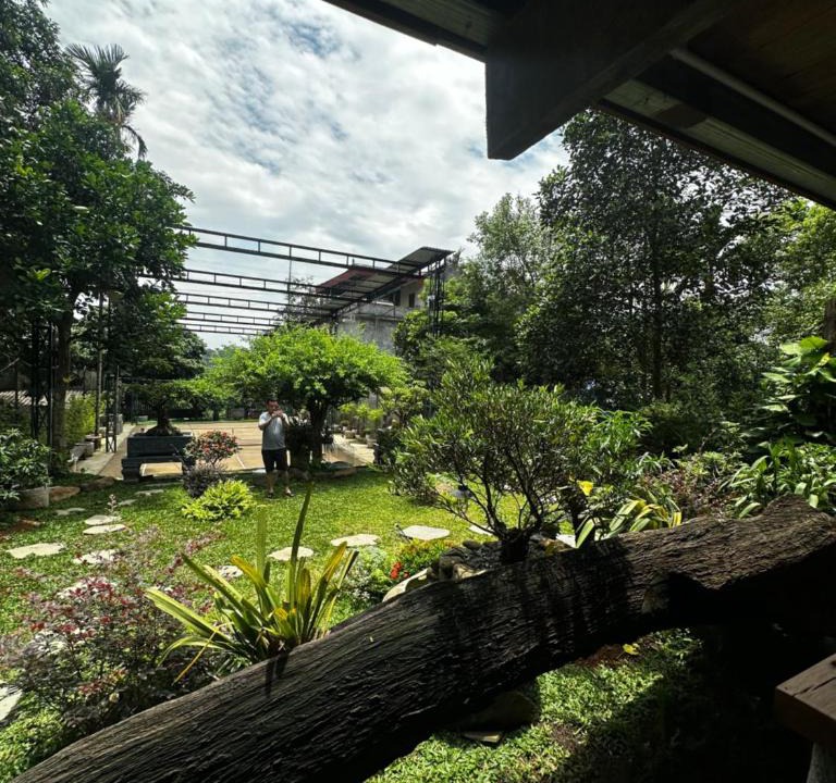 Quoc Oai Ski Chalet | HomeStay Pickle ball