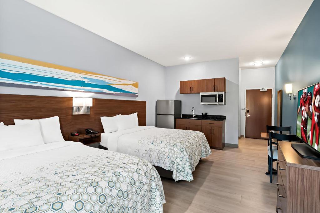Okemos Hotel | HomeTowne Studios by Red Roof East Lansing - Okemos