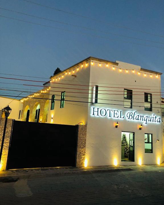 Bernal Hotel | Hotel Blanquita