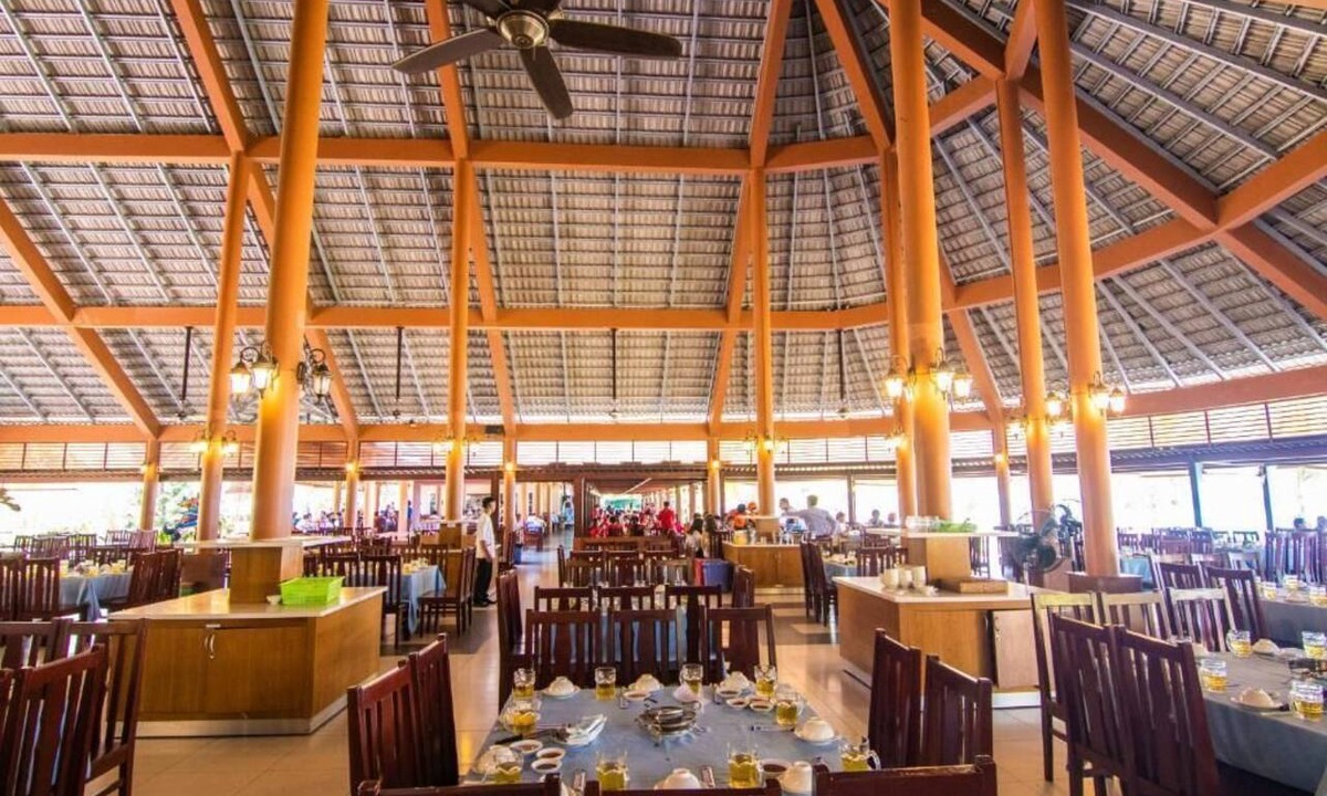 Ho Coc Hotel | Huong Phong Ho Coc Resort