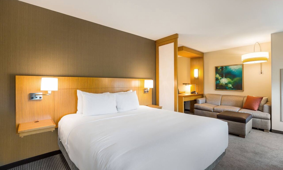 Coliseum Central Hotel | Hyatt Place Hampton Convention Center
