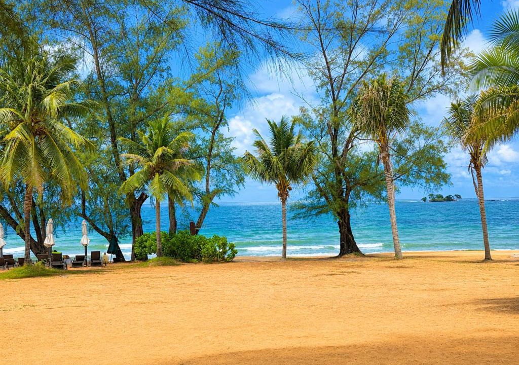 Ganh Dau House | InaVay Retreat, 2 mins walk to Beach, Grand World, Phu Quoc