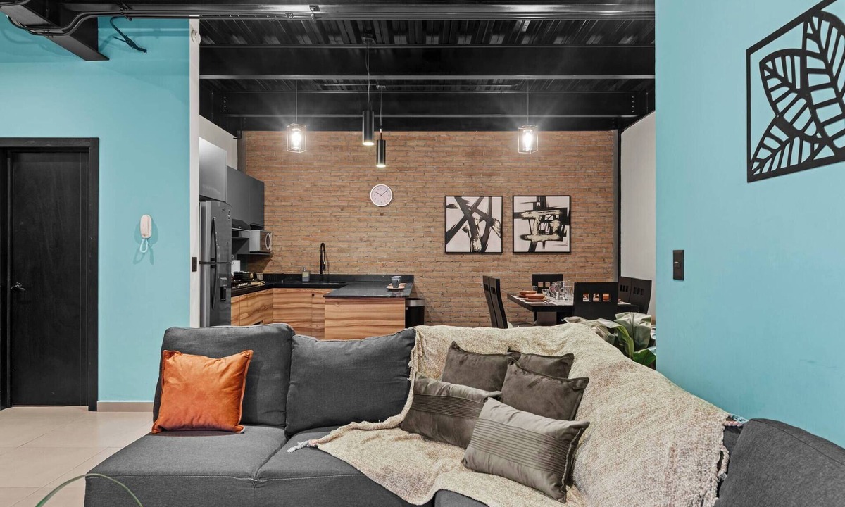 Durango Apartment | Industrial Loft | King Bed & 2 Office Spaces