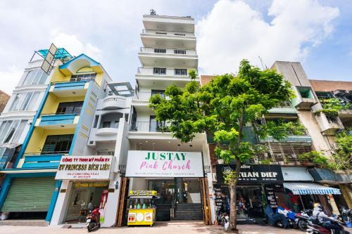 Phuong 8 Hotel | Justay Pink Church