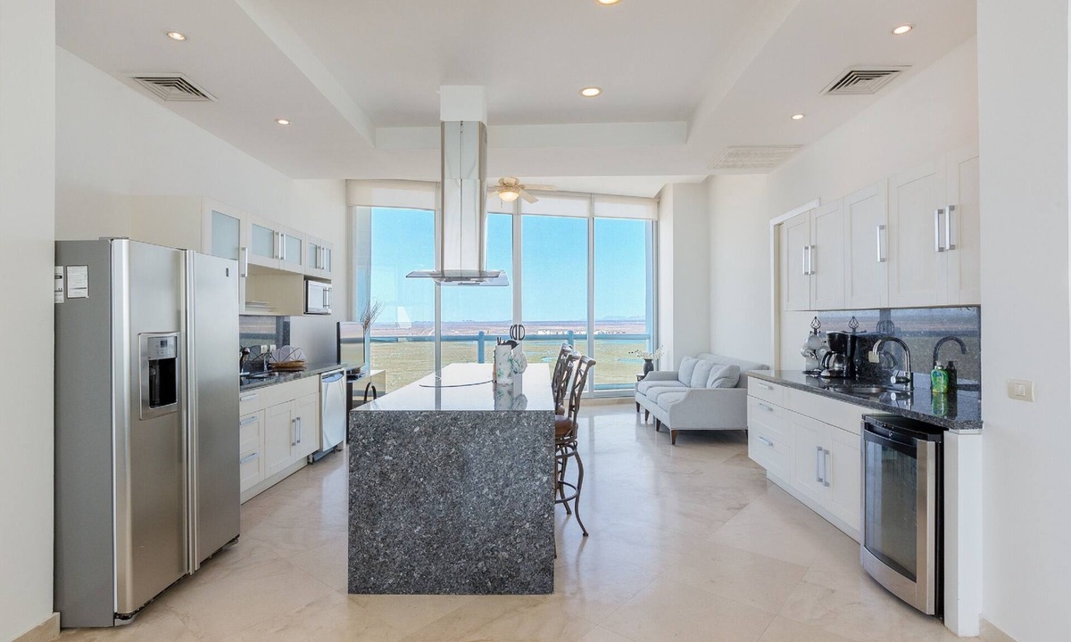 Puerto Penasco Apartment | Luna Blanca 1201 by Kivoya