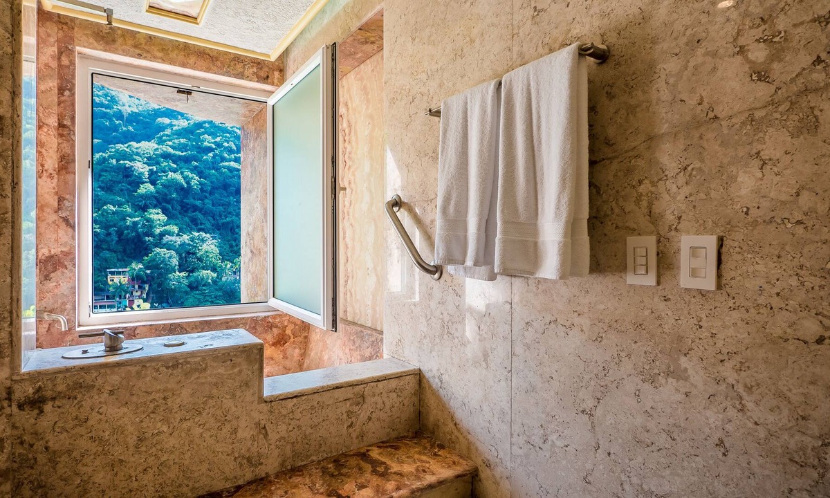 Boca de Tomatlan Villa | Luna Suite with two king size beds, with walk out terrace overlooking the beach