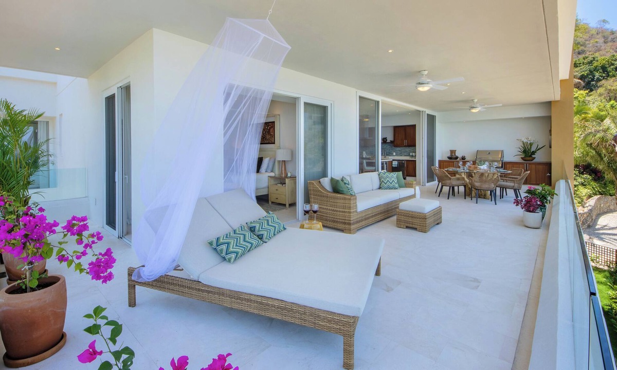South Shore Hotel Area Condo | LUXURY BEACHFRONT CONDO VALLARTA: WHERE EMERALD CANOPIES MEET SAPPHIRE SHORES