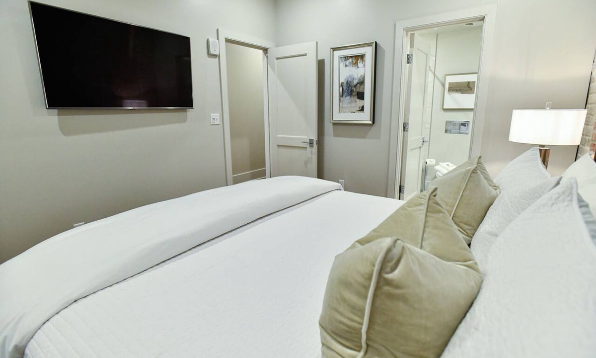 Central Business District Hotel | Luxury Hideaway: The Comforts of Home in New Orleans’ CBD
